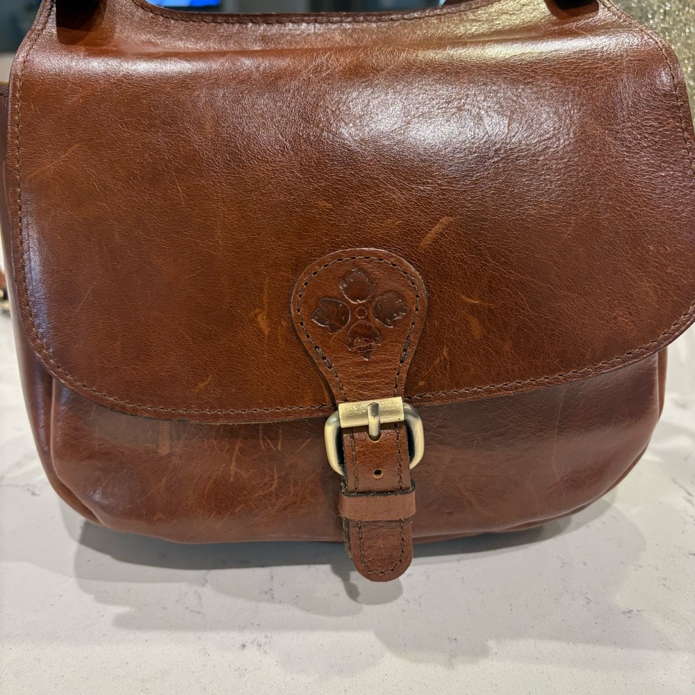 Patricia Nash
Linny Small Saddle Bag - Picture 3 of 10